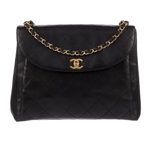 Vintage Chanel diamond weave bag with serial intact!